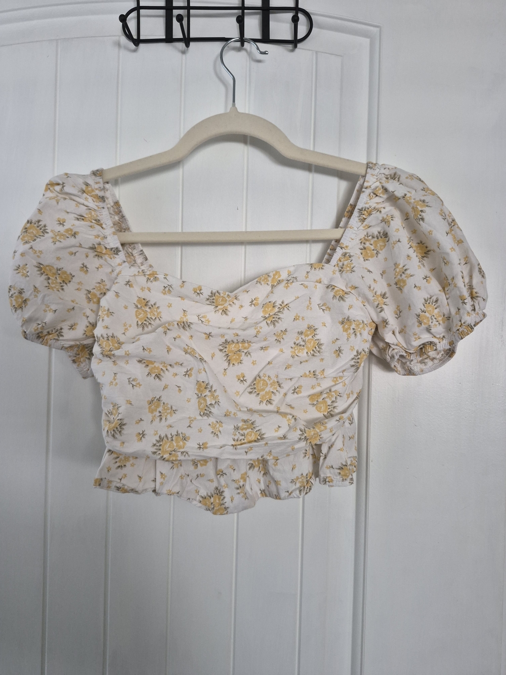 Altar'd State Yellow Floral Puff Sleeve Crop Top Size M Smocked Back Peplum